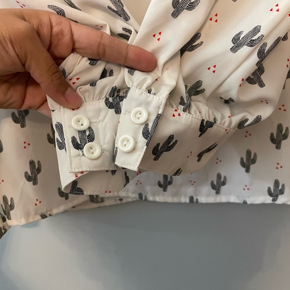 Cactus Print V-Neck Button Back Blouse - Picture 4 of 6